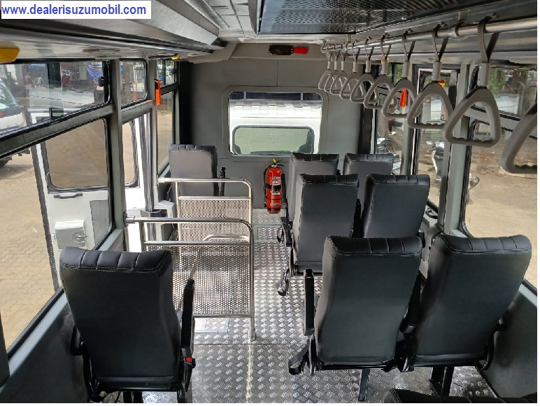 INTERIOR DEPAN ISUZU NPS TRUK MANHAUL INTERIOR DEPAN ISUZU NPS TRUK MANHAUL
