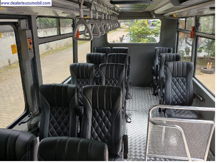 INTERIOR BELAKANG ISUZU NPS 4X4 MANHAUL INTERIOR BELAKANG ISUZU NPS 4X4 MANHAUL