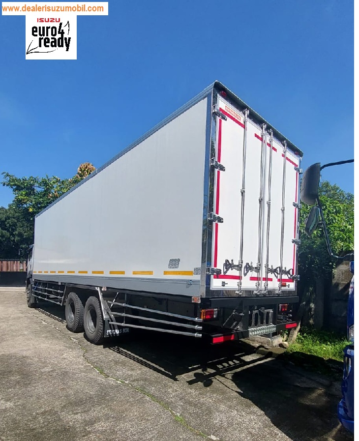 BOX FREEZER ISUZU GIGA FVM U HP ( BELAKANG )