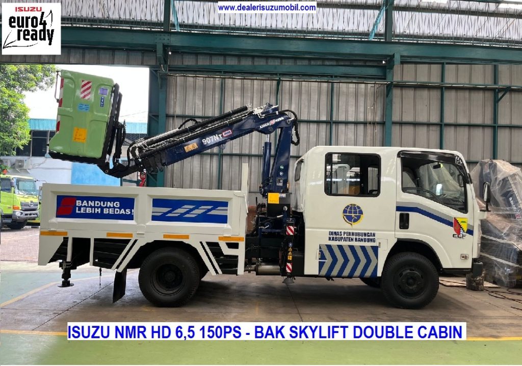 TRUK SKY LIFT ISUZU NMR 150 PS TRUK SKY LIFT ISUZU NMR 150 PS