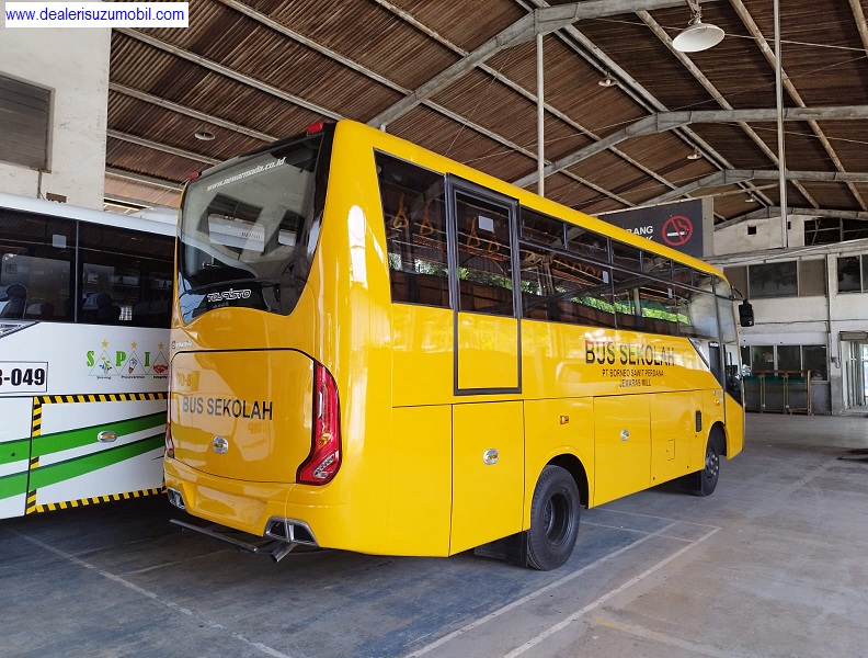 isuzu NQR B aplikasi angkutan Bus Sekolah.