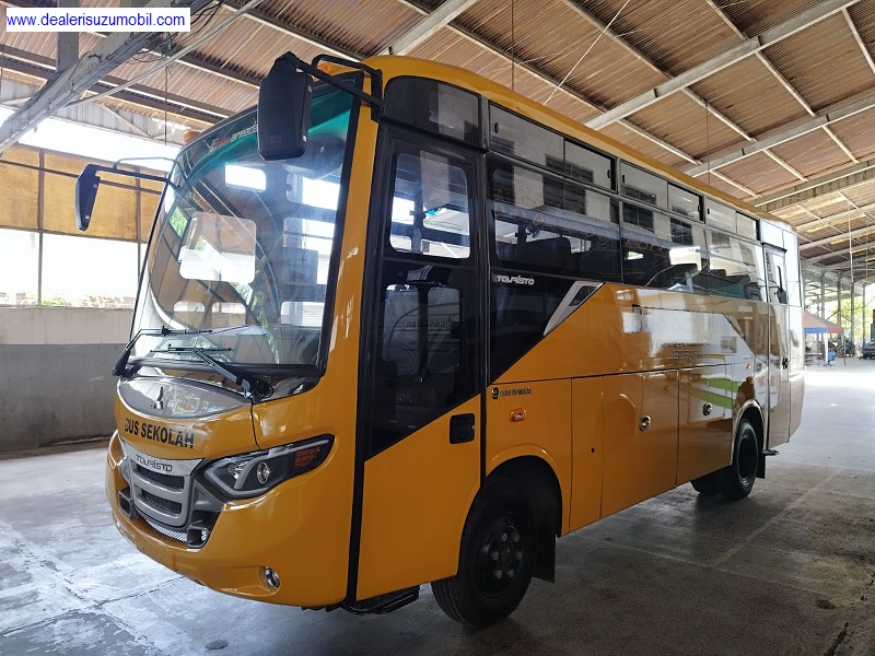 Bus Sekolah chassis Isuzu ELF NQR B Euro 4