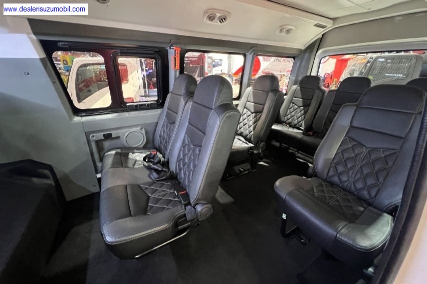 interior isuzu traga minibus interior isuzu traga minibus