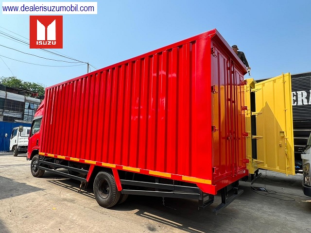 Box Besi Logistik Isuzu NMR L euro 4 Box Besi Logistik Isuzu NMR L euro 4