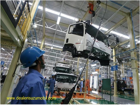 Pabrik Isuzu Astra Motor Indonesia Jalur Assembling