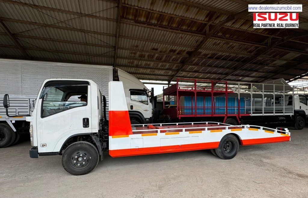 isuzu NMR TOWING