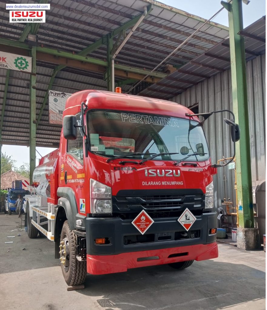 Isuzu Giga FVR P 245 PS Aplikasi Tangki BBM 8 KL Patra Niaga