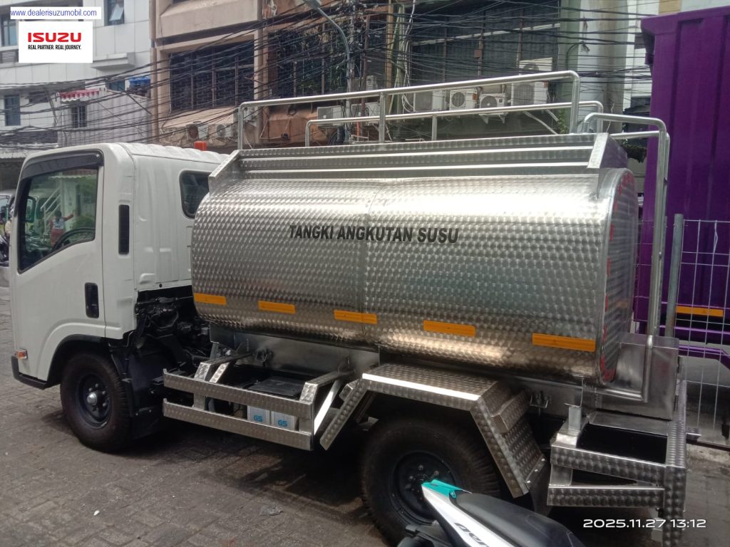 Truk Tangki Angkutan Susu ISUZU NLR 4 Ban 120 PS Truk Tangki Angkutan Susu ISUZU NLR 4 Ban 120 PS
