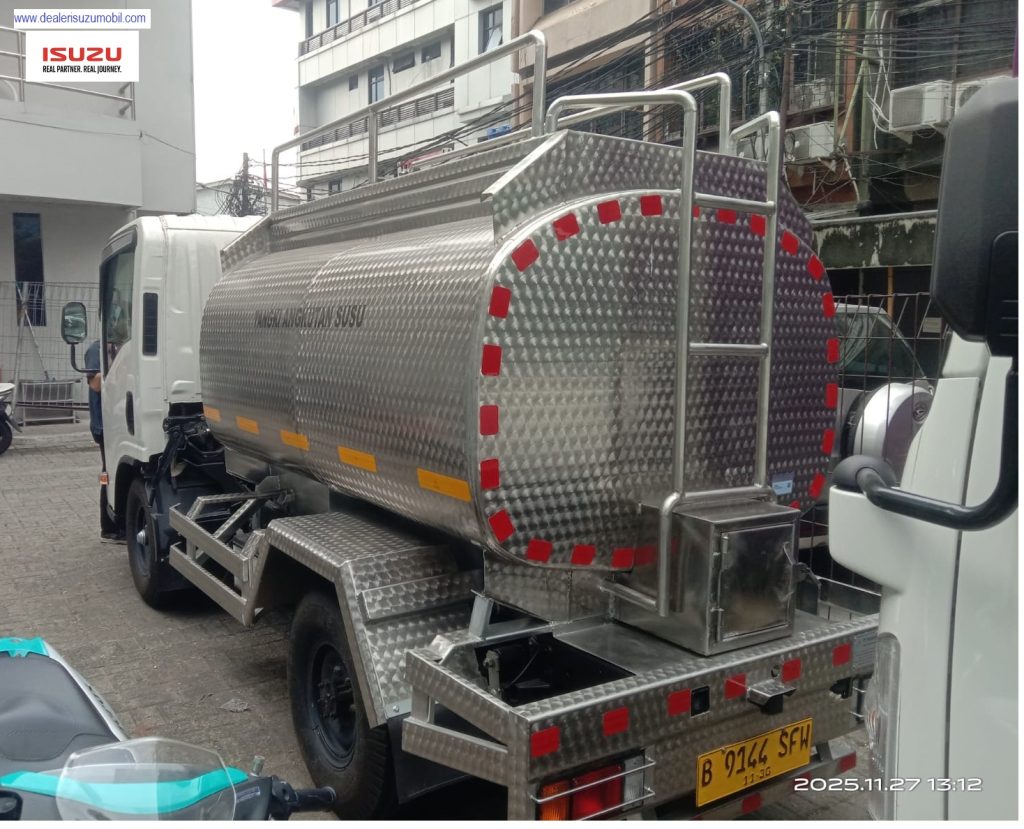 Isuzu NLR 4 ban tangki Susu Isuzu NLR 4 ban tangki Susu