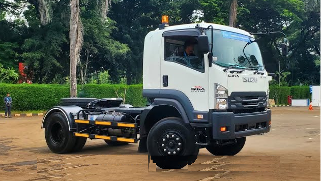 ISUZU GIGA GVR J 245 PS 4X2 TRACTOR HEAD