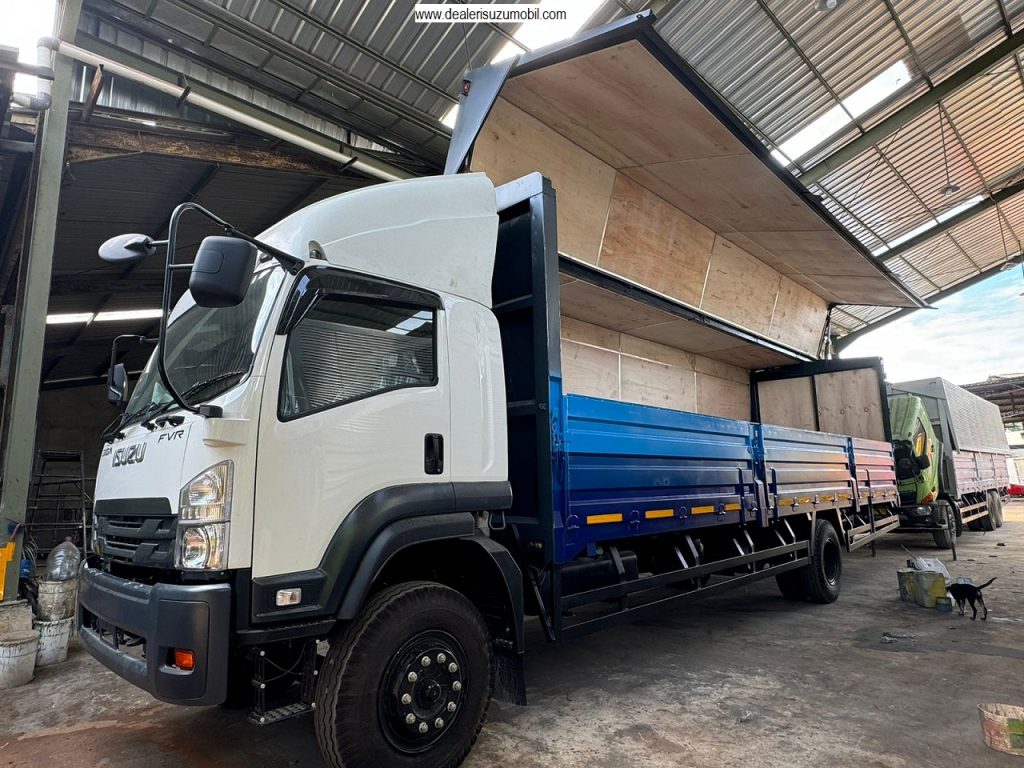 ISUZU GIGA FVR U APLIKASI WING BOX