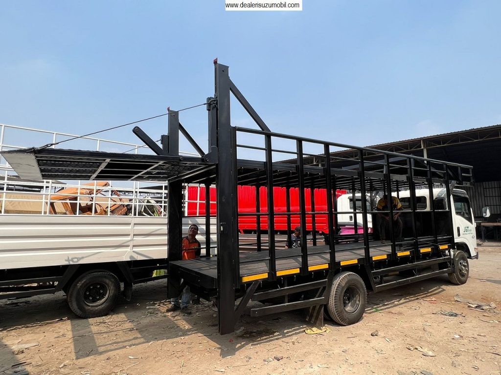 Lift gate untuk muat dek atas Isuzu NMR L MOTOR CARRIER