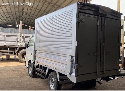pintu belakang wing box isuzu Traga